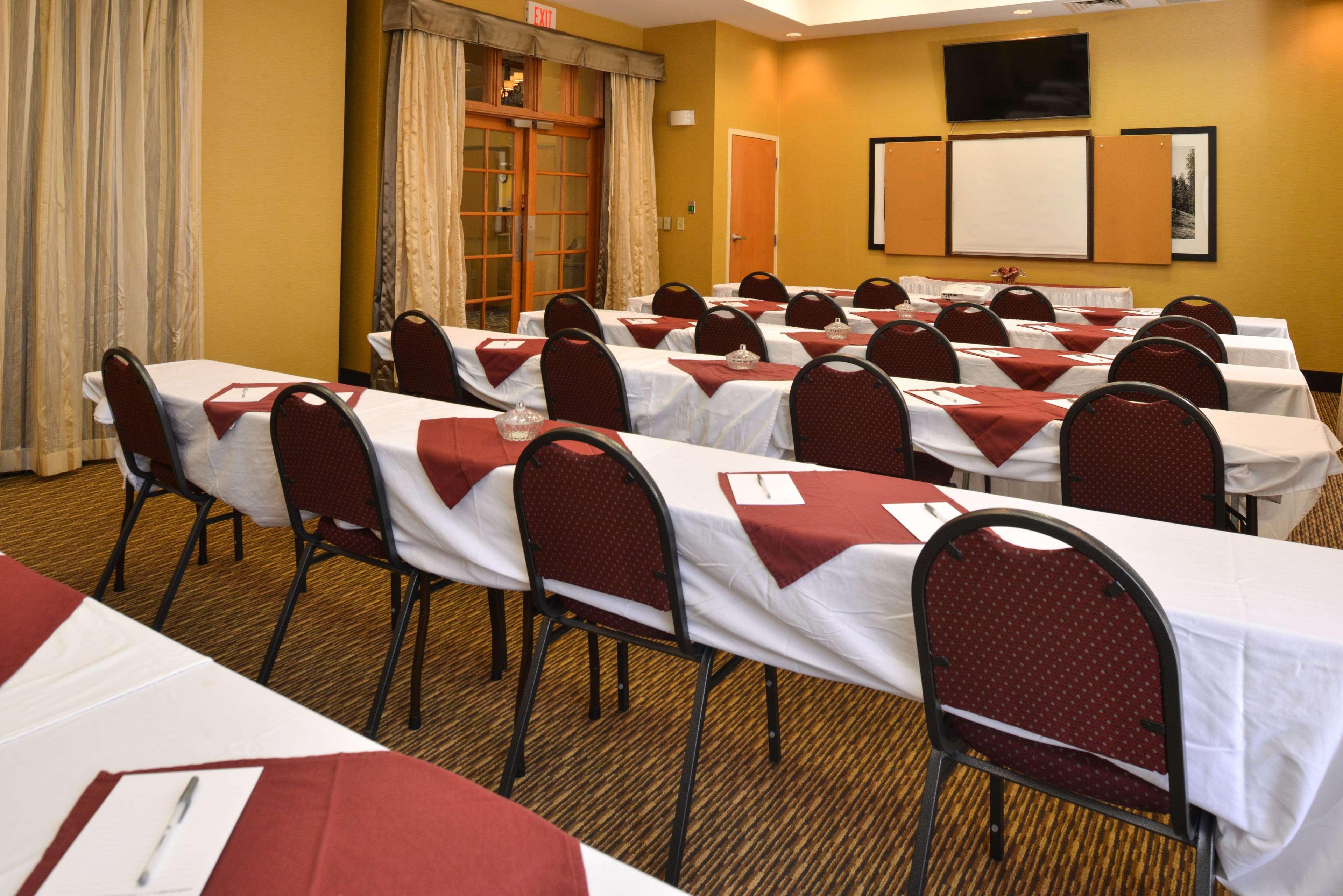 Hampton Inn & Suites Pueblo-Southgate Ngoại thất bức ảnh