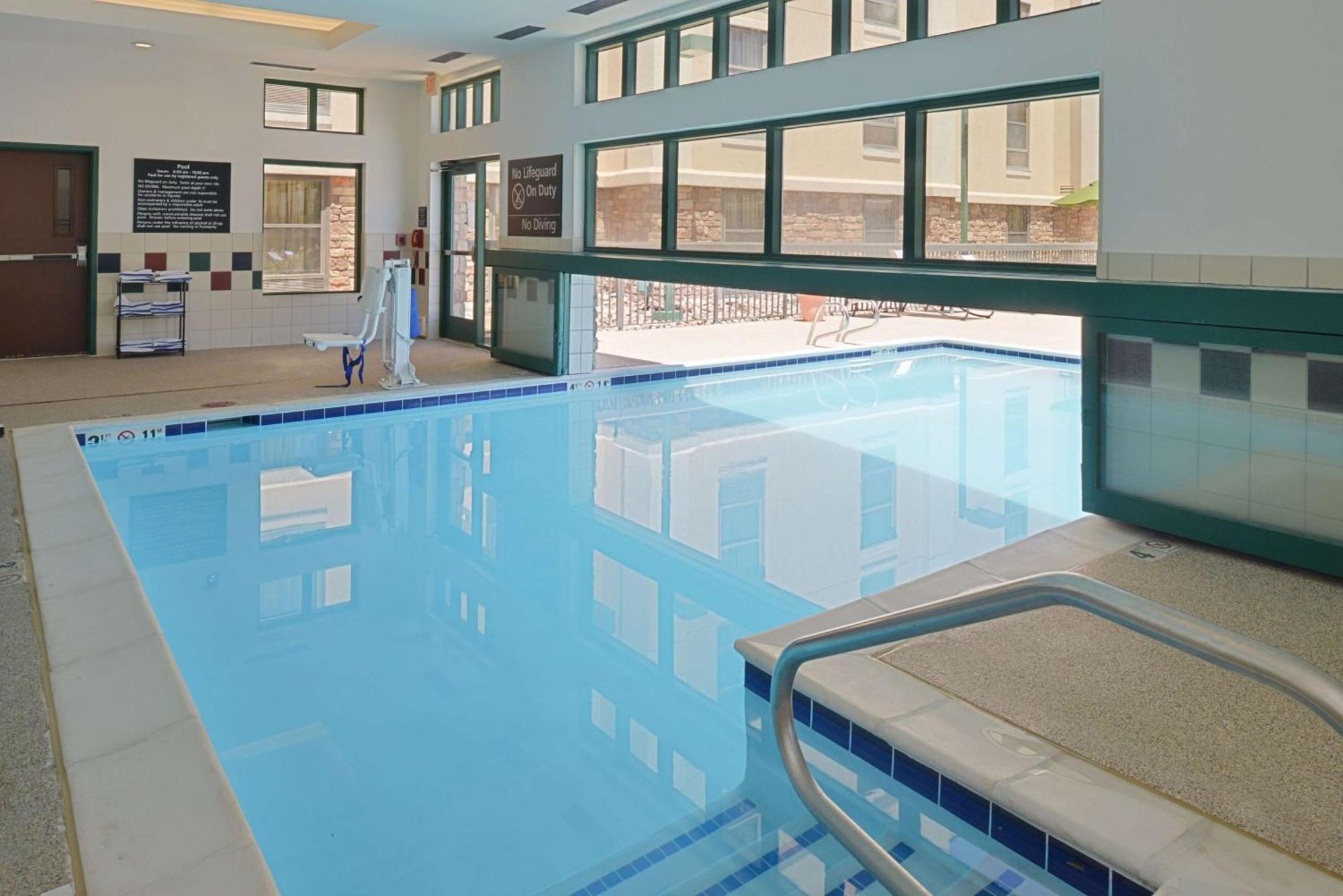 Hampton Inn & Suites Pueblo-Southgate Ngoại thất bức ảnh