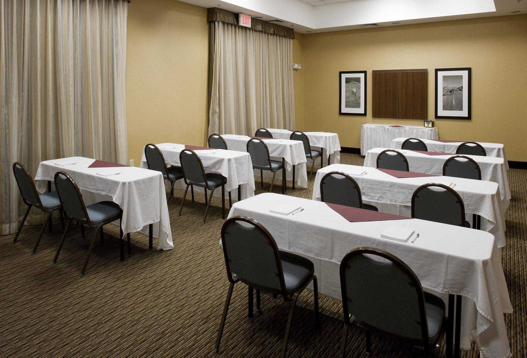 Hampton Inn & Suites Pueblo-Southgate Ngoại thất bức ảnh